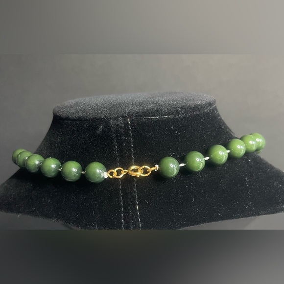 Dark Green Bead Necklace - Picture 3 of 4